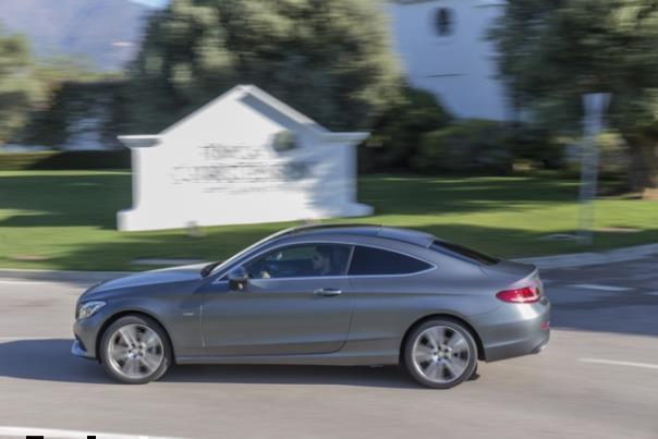 Mercedes-Benz C 300 Coupé.  Foto:Auto-Medienportal.Net/Daimler